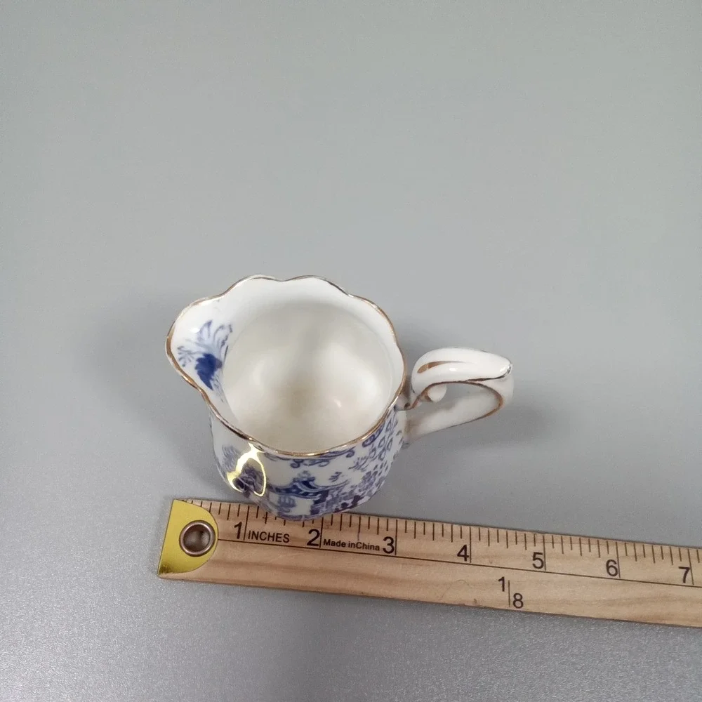 Royal Albert Blue Willow Creamer Vintage Crown China England Gold Trim Pagoda‎